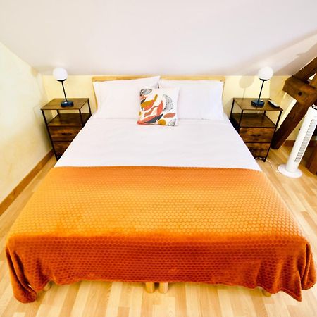 Bed and Breakfast O Trois Oliviers Louin Экстерьер фото