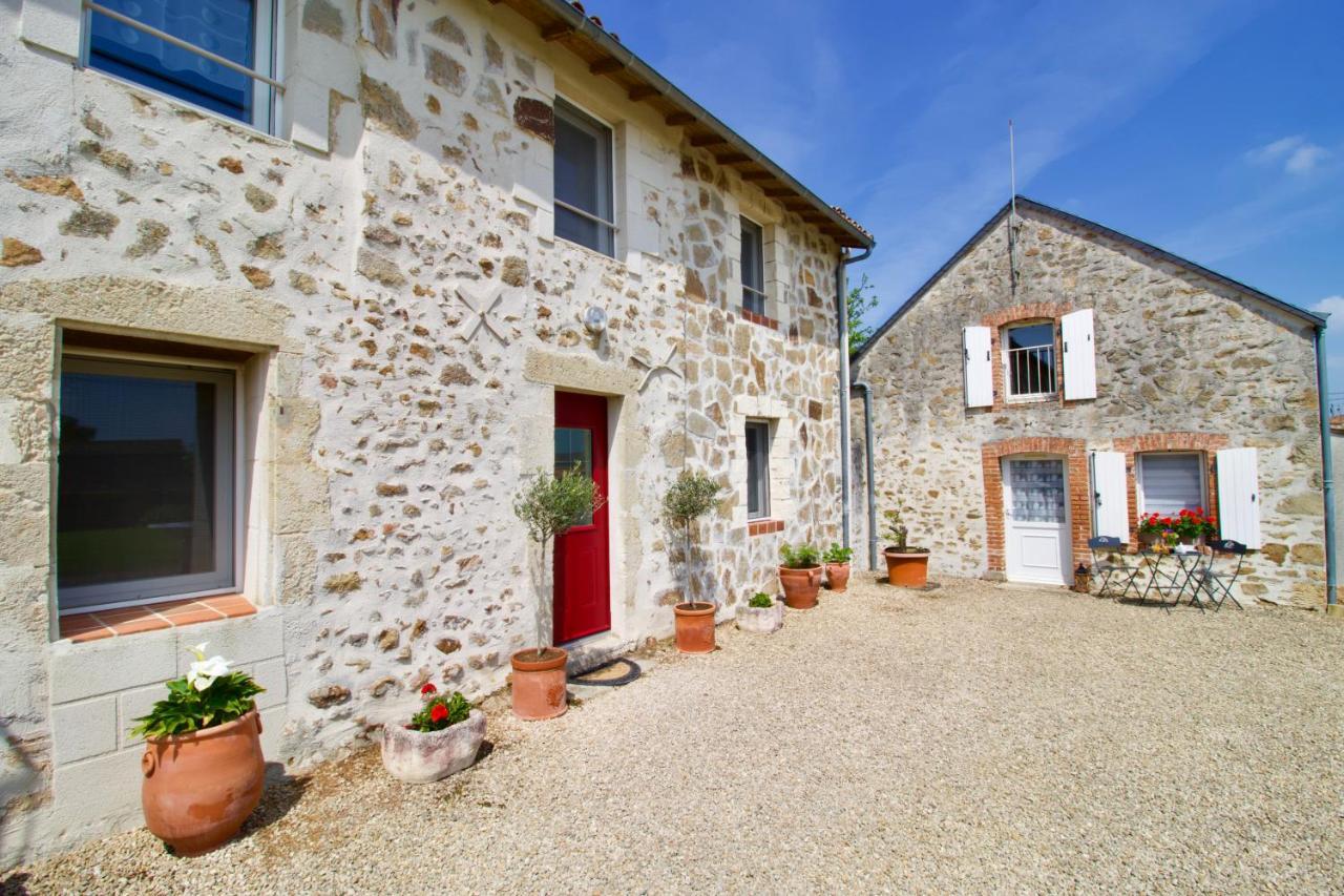 Bed and Breakfast O Trois Oliviers Louin Экстерьер фото