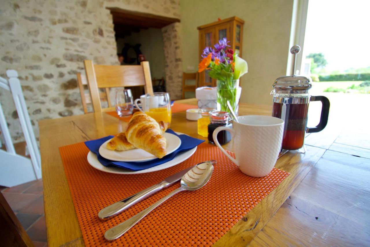 Bed and Breakfast O Trois Oliviers Louin Экстерьер фото