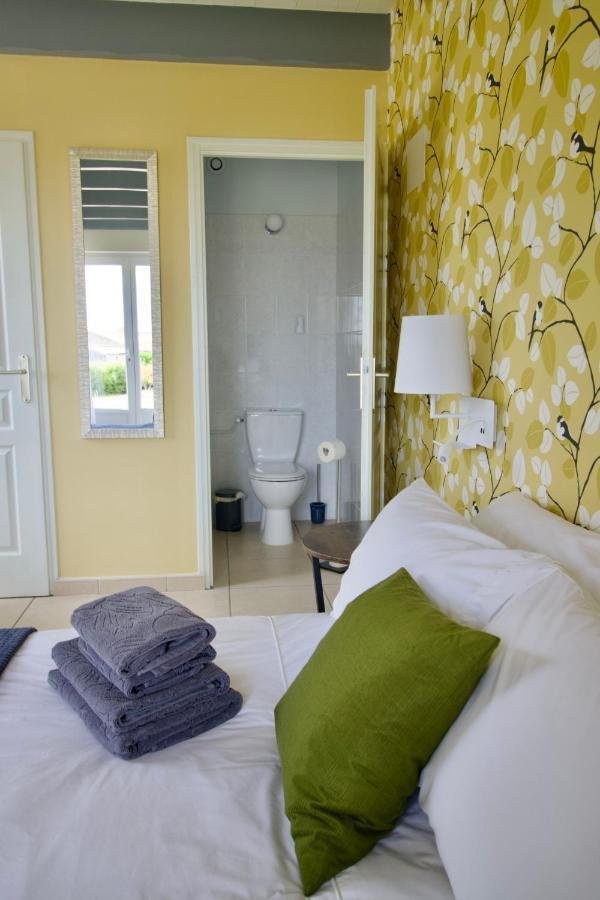 Bed and Breakfast O Trois Oliviers Louin Экстерьер фото